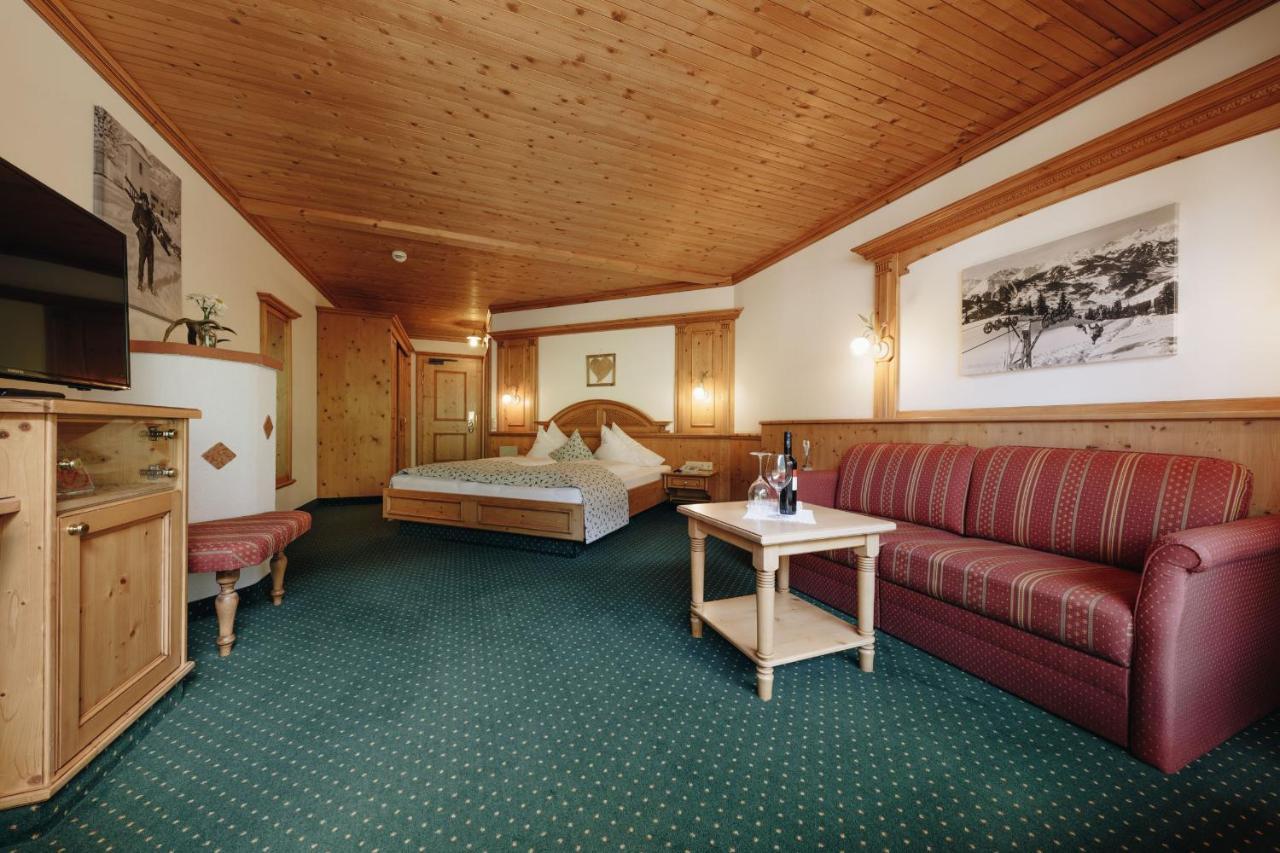 Hotel Hirschen Silbertal Exterior photo