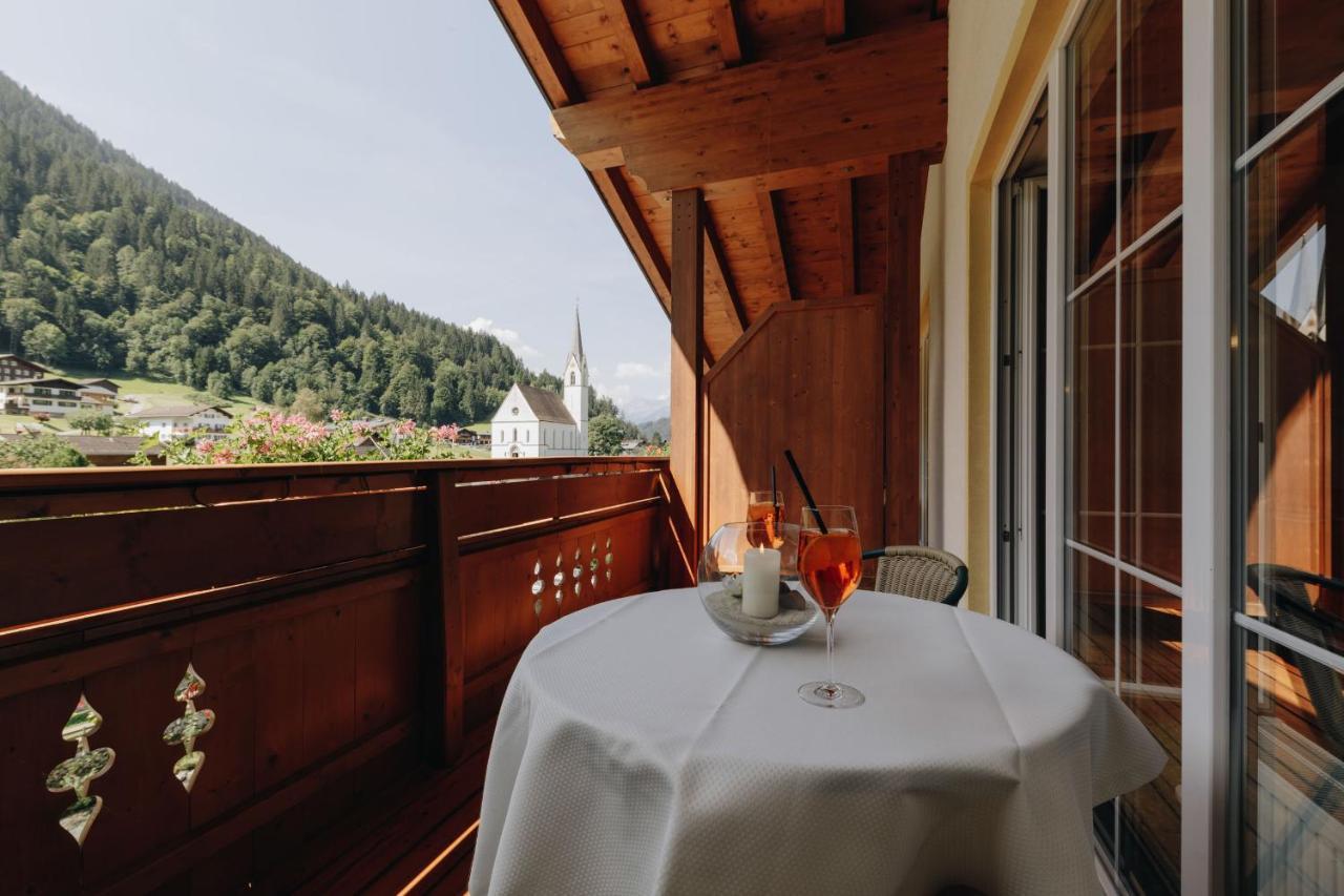Hotel Hirschen Silbertal Exterior photo