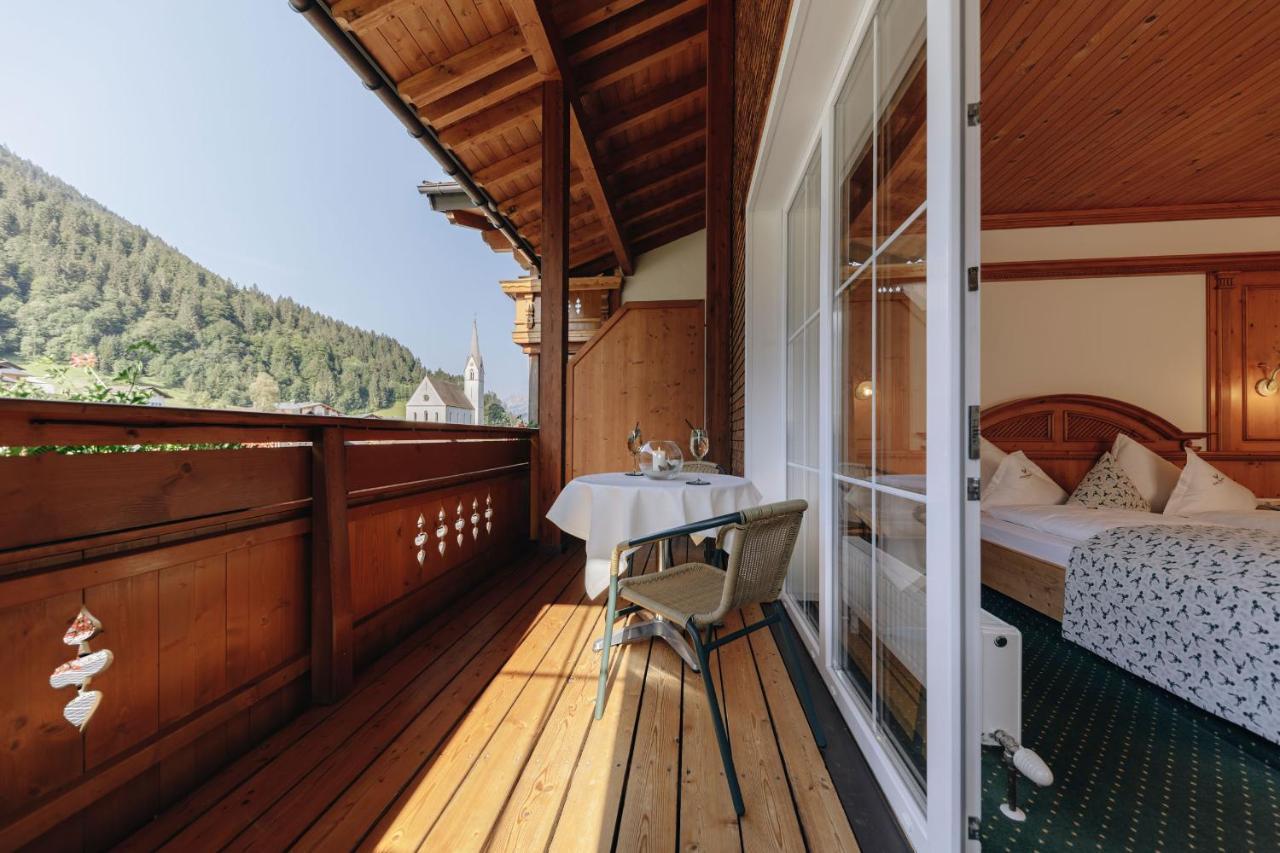 Hotel Hirschen Silbertal Exterior photo